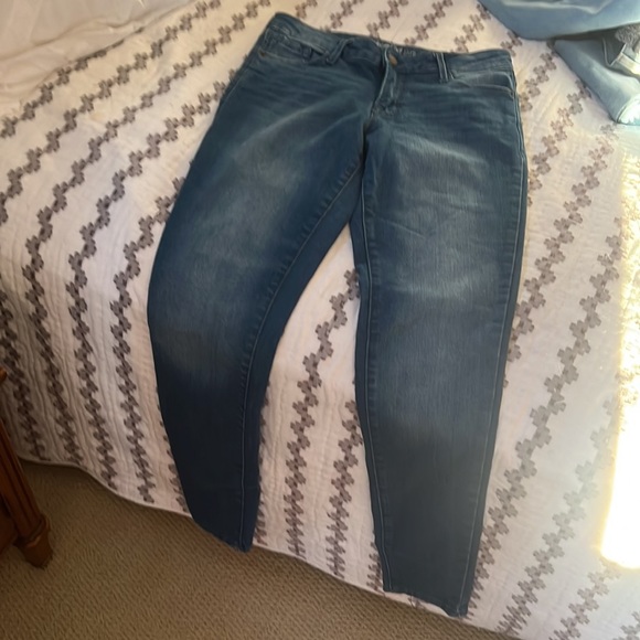 Old Navy rockstar mid rise jeans size 6 regular. - Picture 5 of 9
